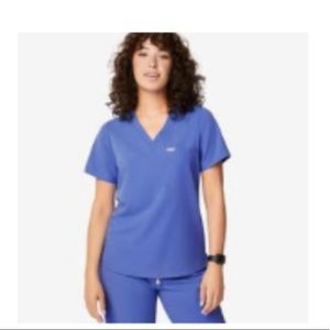 FIGS Zamora joggers and Catarina top